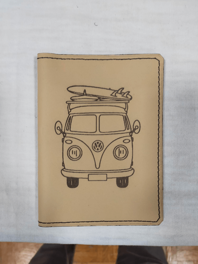 Porte-carte grise en cuir personnalisable 