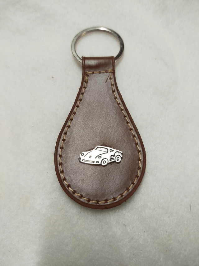 porte-clés " voiture" en cuir
