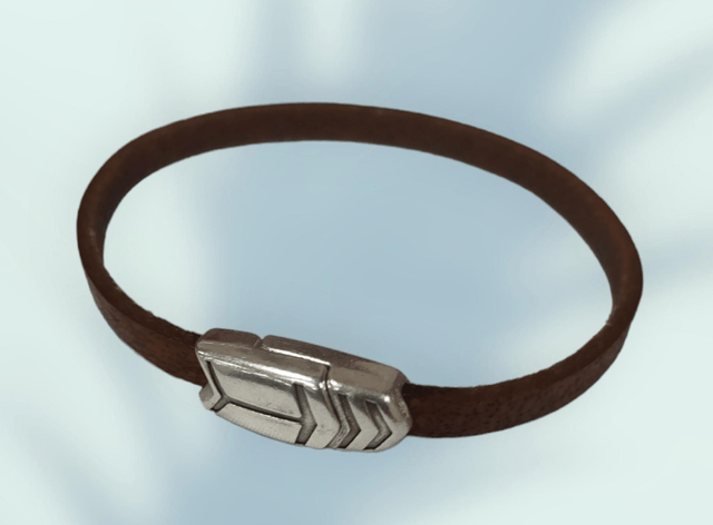 Bracelet fantaisie fermoir fleche aimanté 
